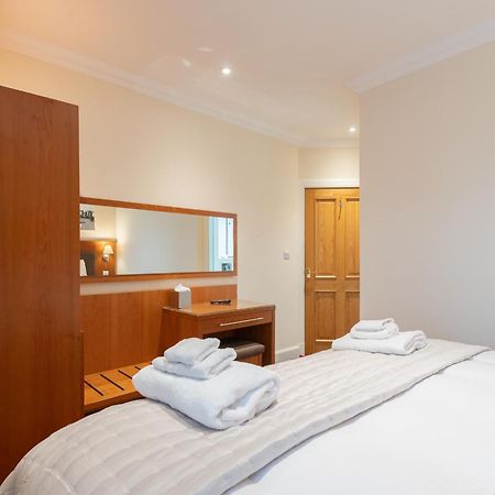 138 North Street - Luxury 2 Bed 2 Bath With Secret Garden, Summerhouse, Putting Green เซนต์แอนดรูว์ ภายนอก รูปภาพ