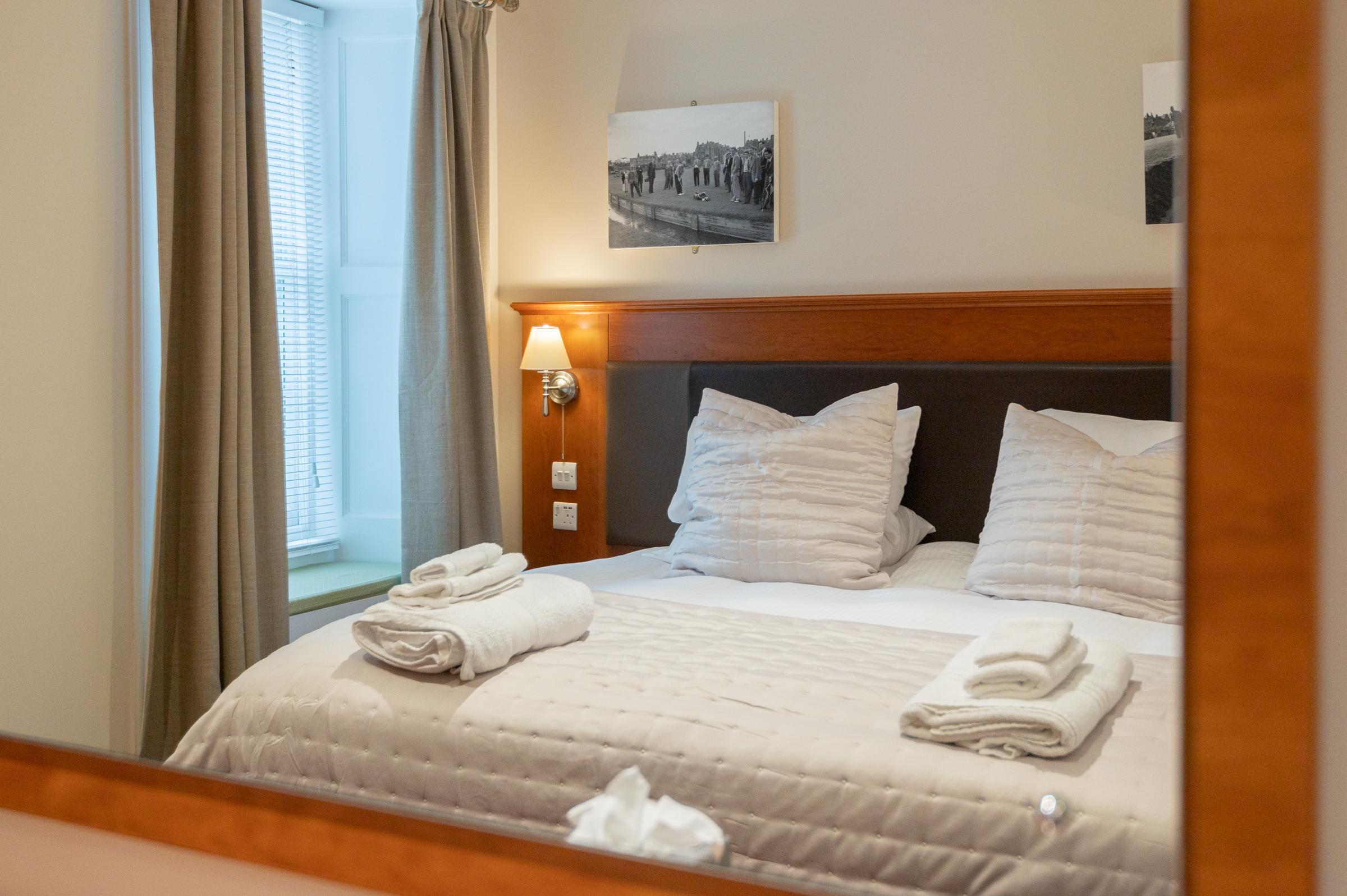 138 North Street - Luxury 2 Bed 2 Bath With Secret Garden, Summerhouse, Putting Green เซนต์แอนดรูว์ ภายนอก รูปภาพ
