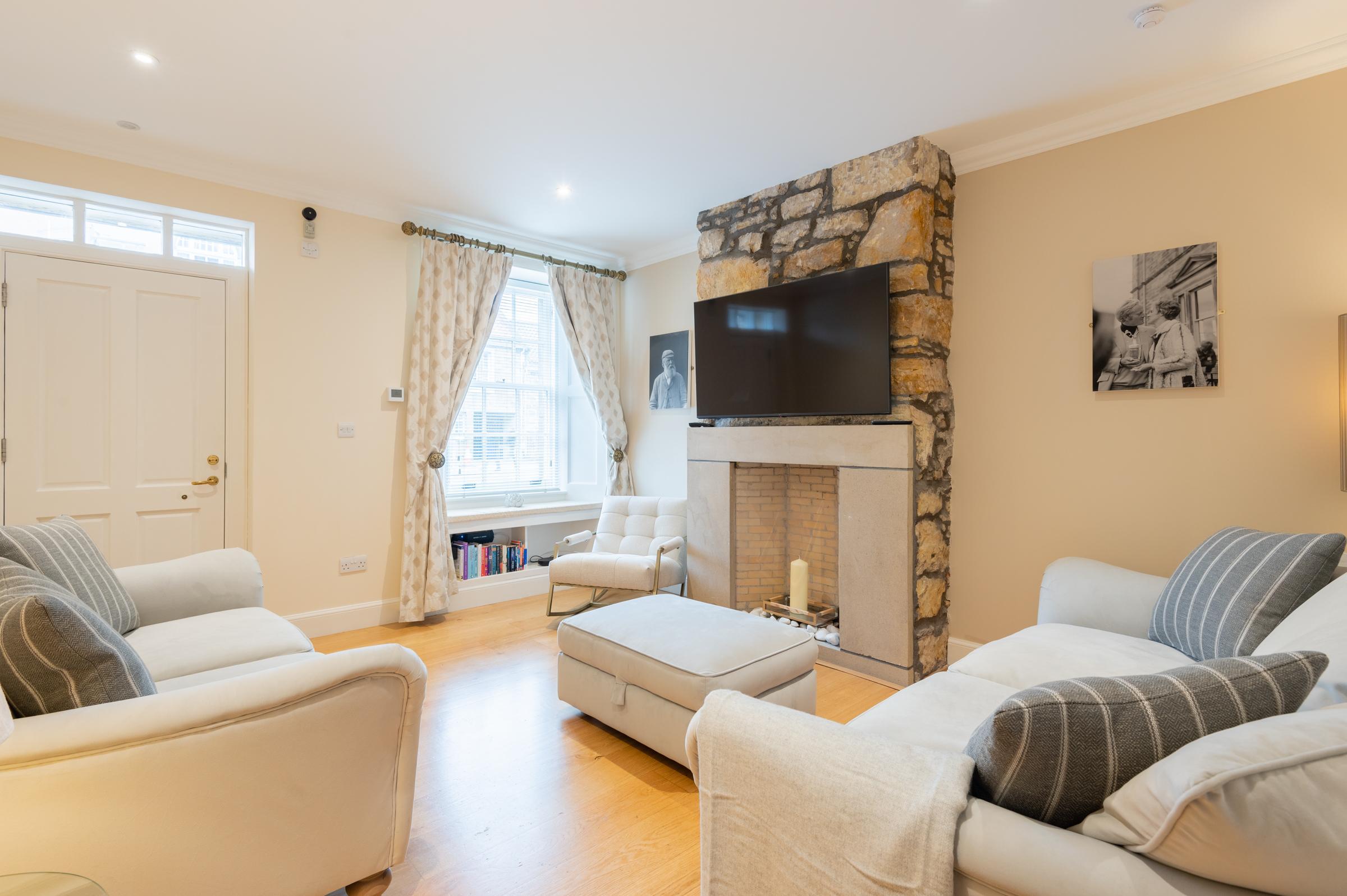 138 North Street - Luxury 2 Bed 2 Bath With Secret Garden, Summerhouse, Putting Green เซนต์แอนดรูว์ ภายนอก รูปภาพ