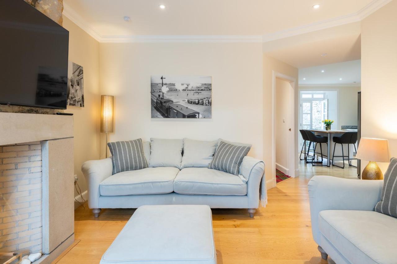 138 North Street - Luxury 2 Bed 2 Bath With Secret Garden, Summerhouse, Putting Green เซนต์แอนดรูว์ ภายนอก รูปภาพ