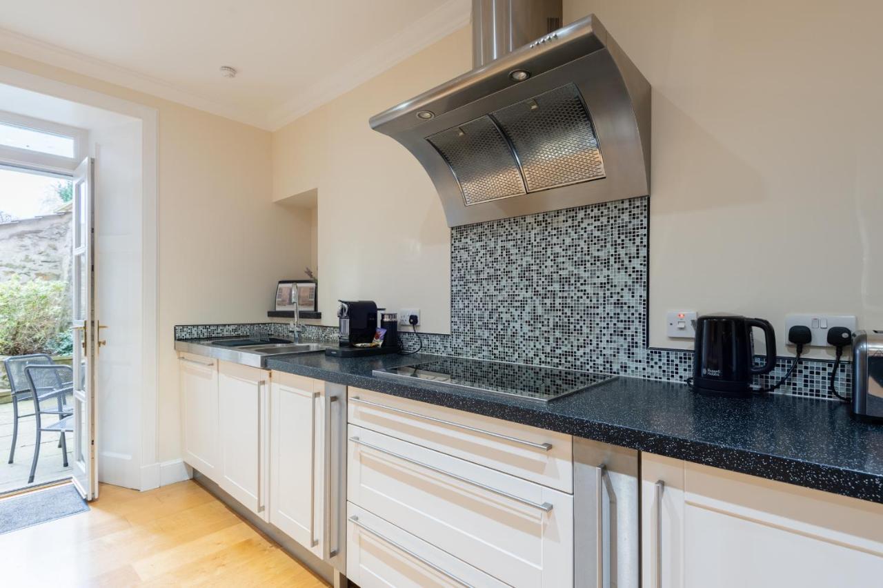 138 North Street - Luxury 2 Bed 2 Bath With Secret Garden, Summerhouse, Putting Green เซนต์แอนดรูว์ ภายนอก รูปภาพ