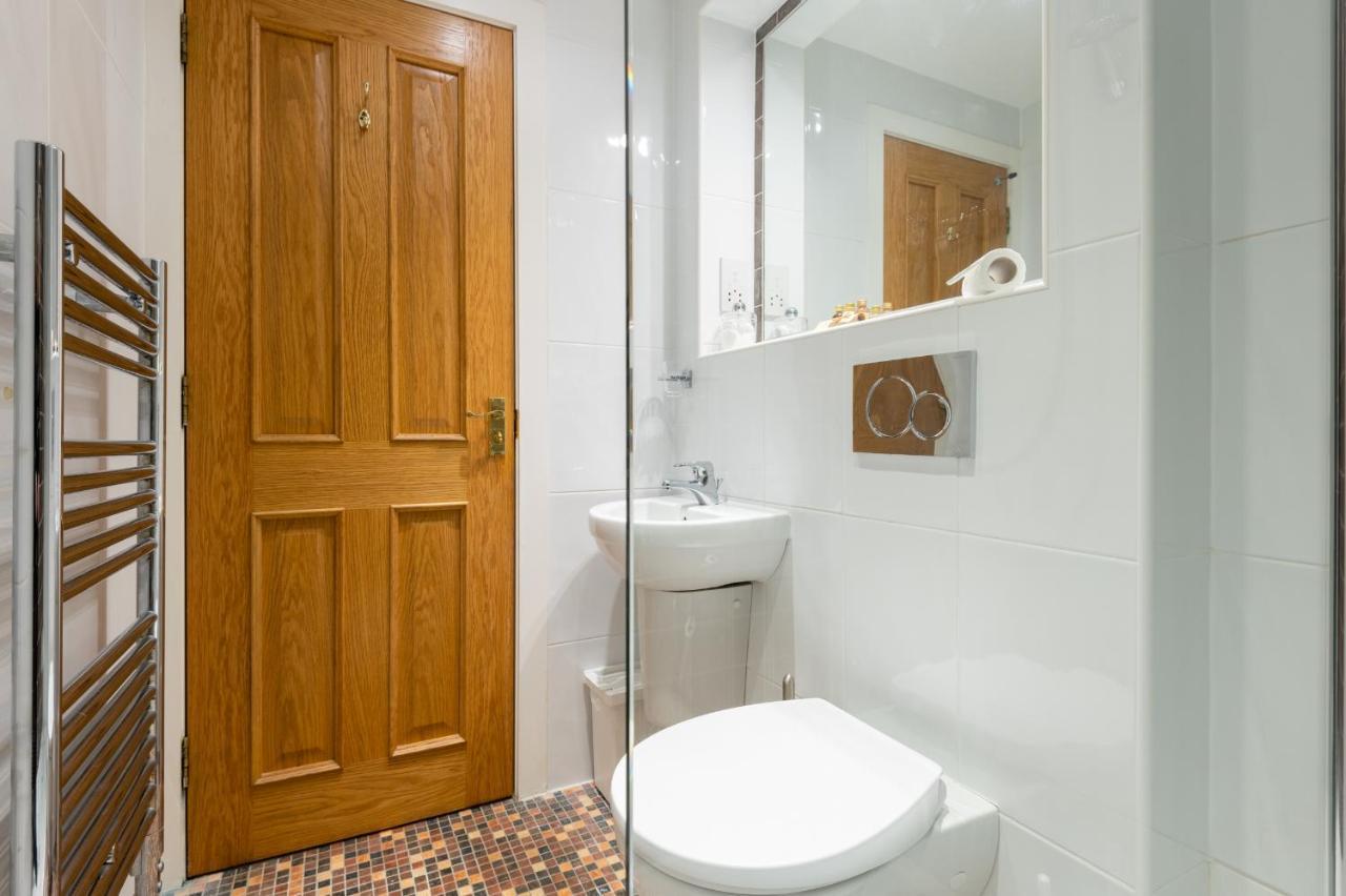 138 North Street - Luxury 2 Bed 2 Bath With Secret Garden, Summerhouse, Putting Green เซนต์แอนดรูว์ ภายนอก รูปภาพ