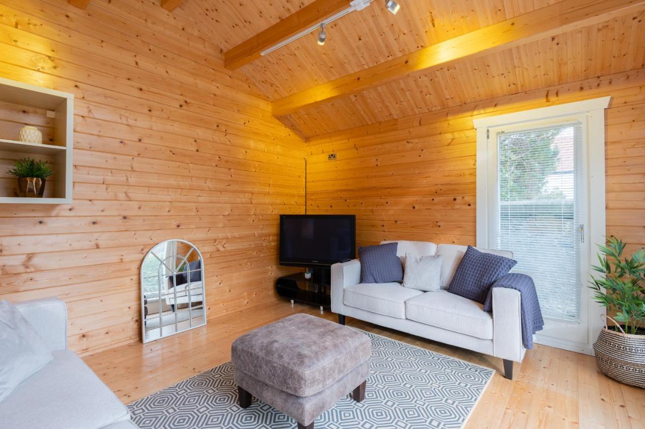 138 North Street - Luxury 2 Bed 2 Bath With Secret Garden, Summerhouse, Putting Green เซนต์แอนดรูว์ ภายนอก รูปภาพ