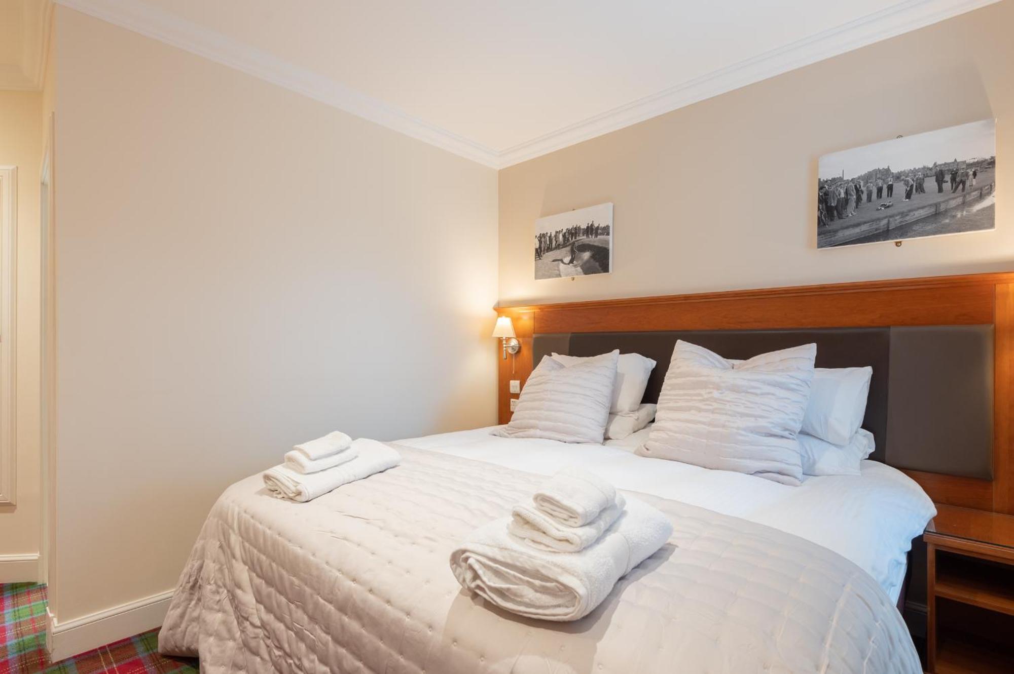 138 North Street - Luxury 2 Bed 2 Bath With Secret Garden, Summerhouse, Putting Green เซนต์แอนดรูว์ ภายนอก รูปภาพ