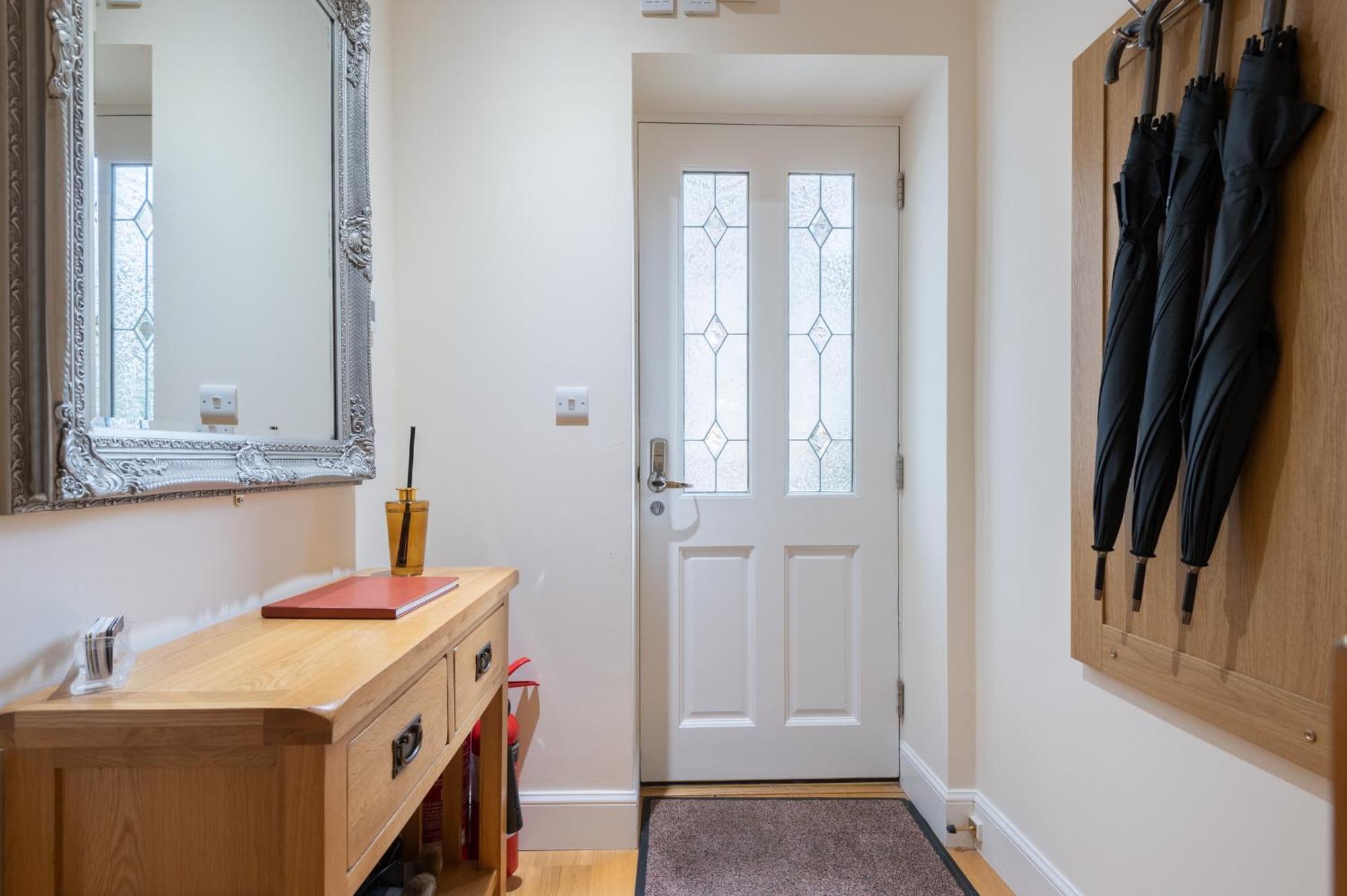 138 North Street - Luxury 2 Bed 2 Bath With Secret Garden, Summerhouse, Putting Green เซนต์แอนดรูว์ ภายนอก รูปภาพ