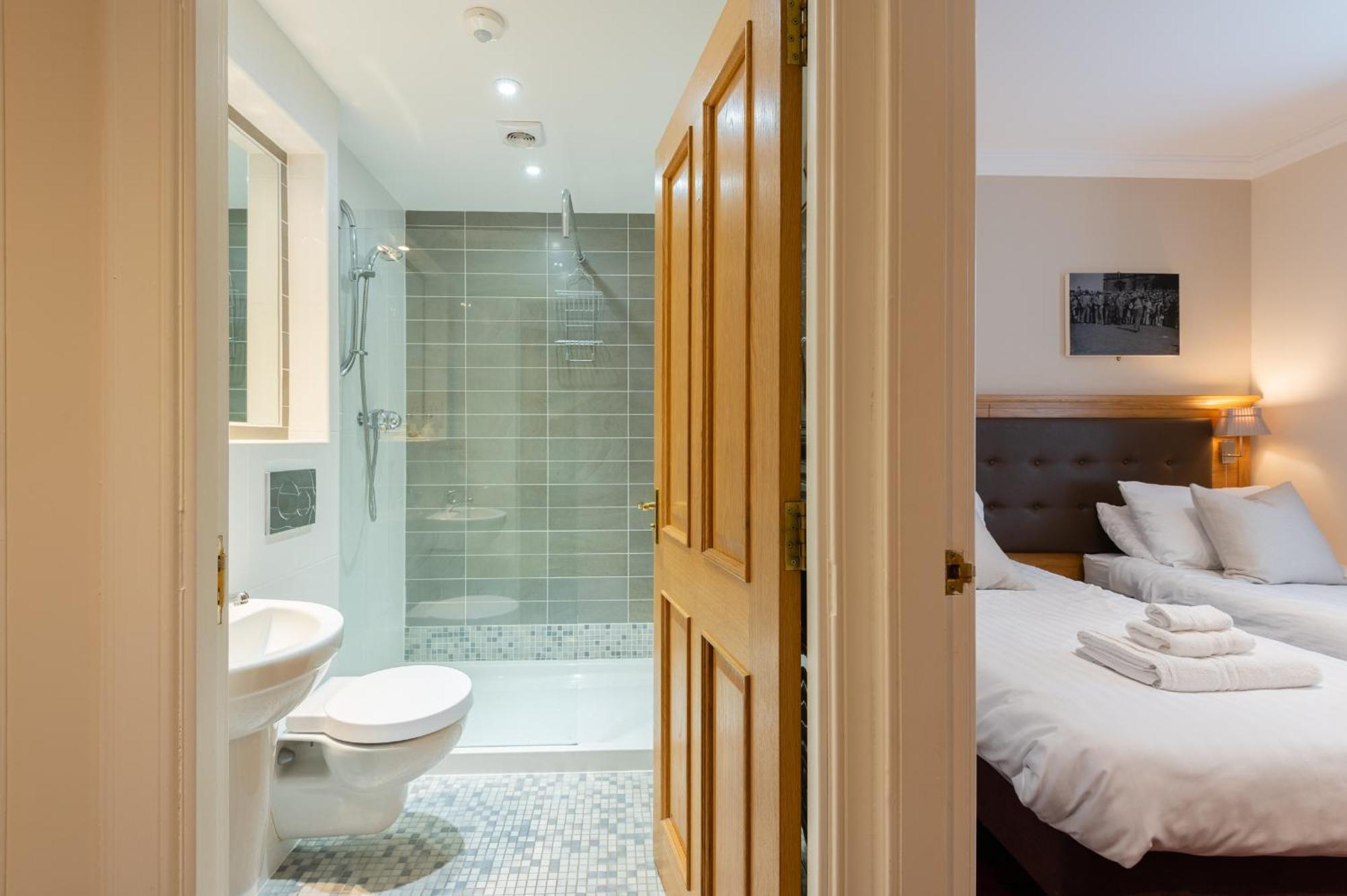 138 North Street - Luxury 2 Bed 2 Bath With Secret Garden, Summerhouse, Putting Green เซนต์แอนดรูว์ ภายนอก รูปภาพ
