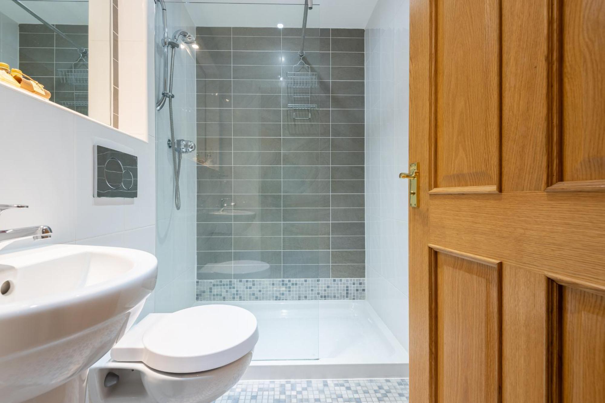 138 North Street - Luxury 2 Bed 2 Bath With Secret Garden, Summerhouse, Putting Green เซนต์แอนดรูว์ ภายนอก รูปภาพ